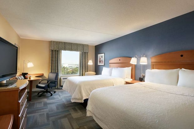 Images Hampton Inn New York - LaGuardia Airport