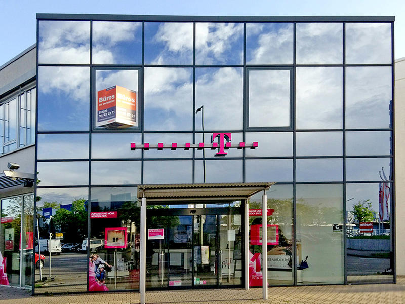 Bild 1 Telekom Shop in Karlsruhe