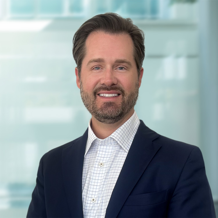 Headshot of Brett Meers, a wealth advisor at Chase