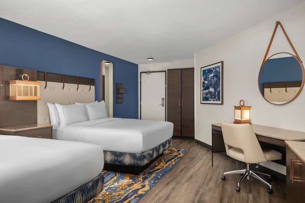 Images Hotel Westport Kansas City, Tapestry Collection by Hilton