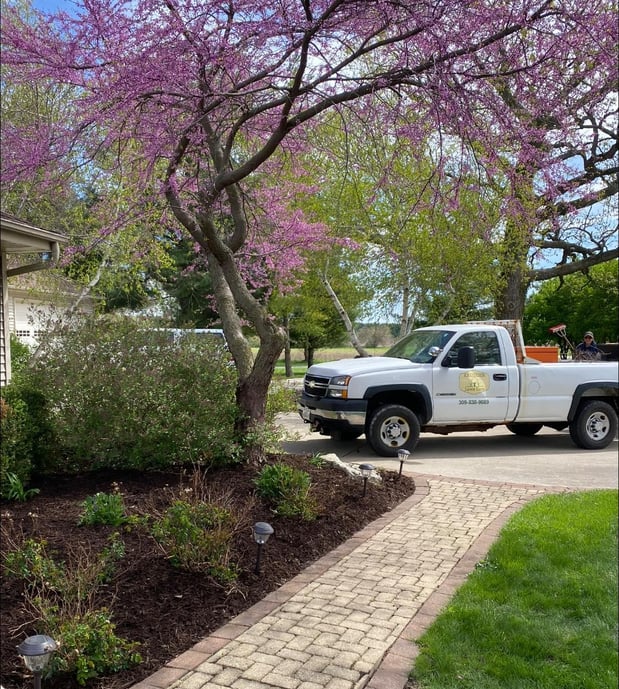 Images Krueger Lawn and Landscape