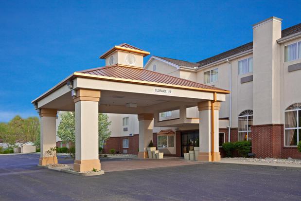 Images Holiday Inn Express & Suites Cincinnati-N/Sharonville, an IHG Hotel