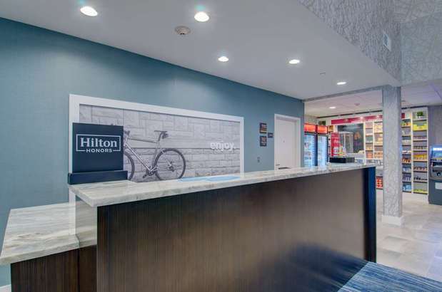 Images Hampton Inn & Suites Boston/Stoughton