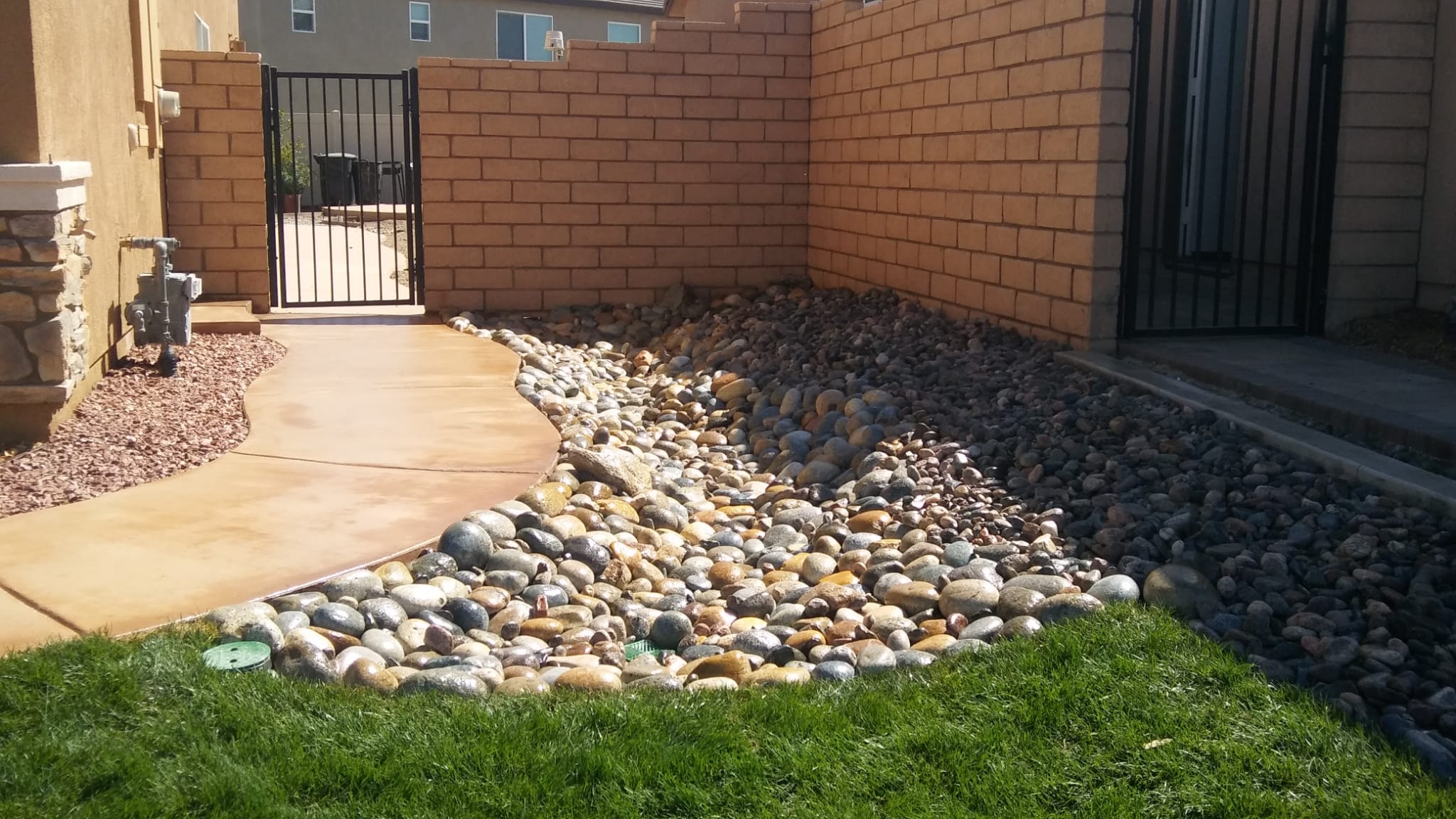 Azteca's Landscaping - Construcci&oacute;n de caminos (walkways)