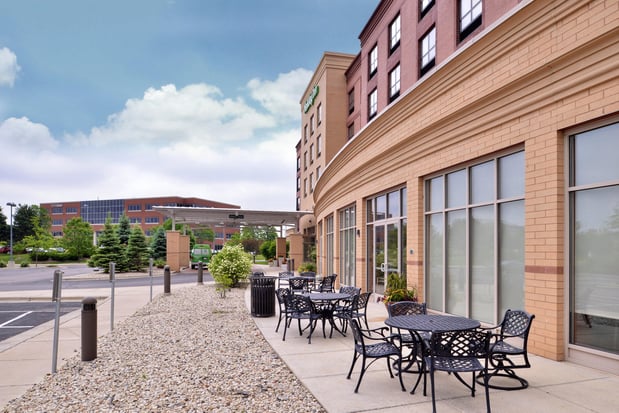 Images Holiday Inn Madison at the American Center by IHG