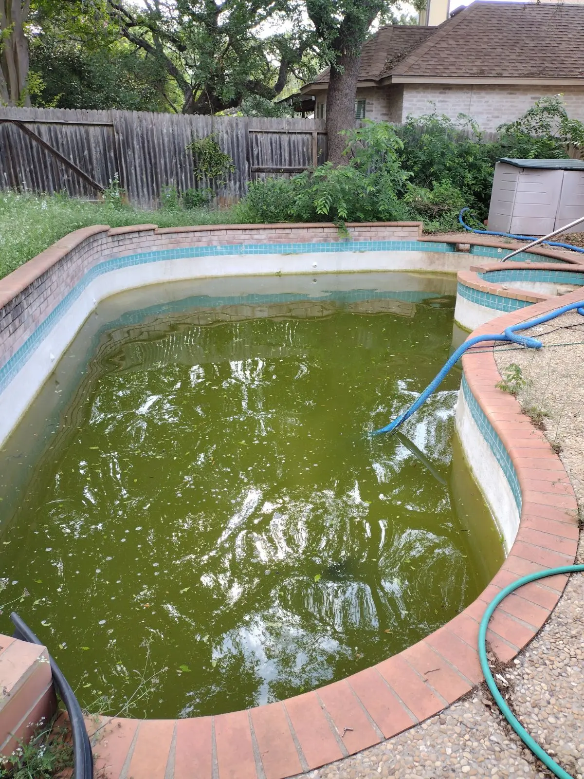Before picture of Pool Fix Service and Repair services.