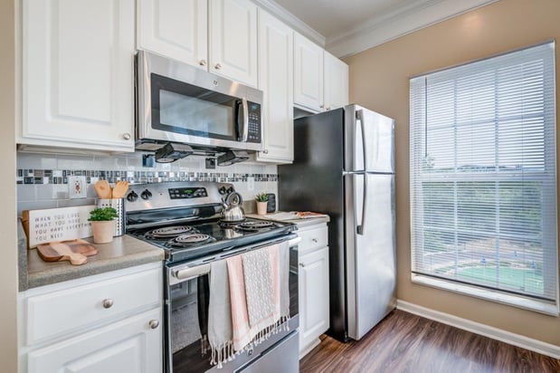 Images The Waterfront Apartments & Townhomes