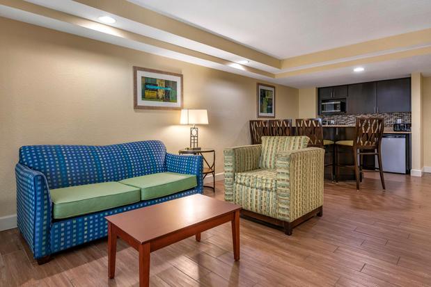Images Holiday Inn Resort Orlando Lake Buena Vista by IHG
