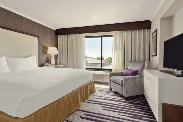 Images DoubleTree by Hilton Hotel Milwaukee - Brookfield