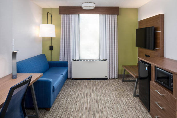 Images Holiday Inn Express Atlanta Airport-College Park by IHG