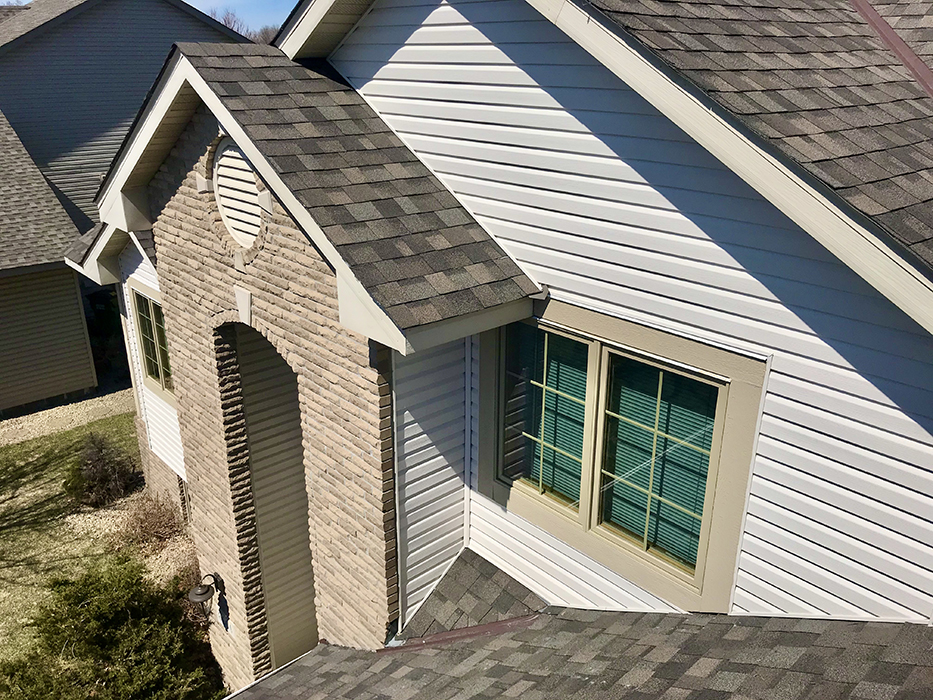 Roofs play a major role in a home's protection and value. WeatherTek Exteriors offers the best roofing installment. replacement, and repairs in the Twin Cities!
