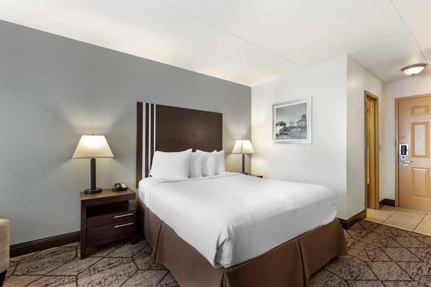 Images Best Western Plus Longbranch Hotel & Convention Center