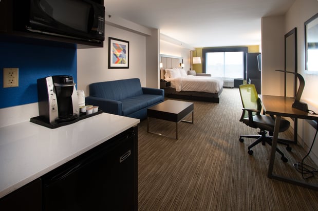 Images Holiday Inn Express & Suites Tupelo by IHG