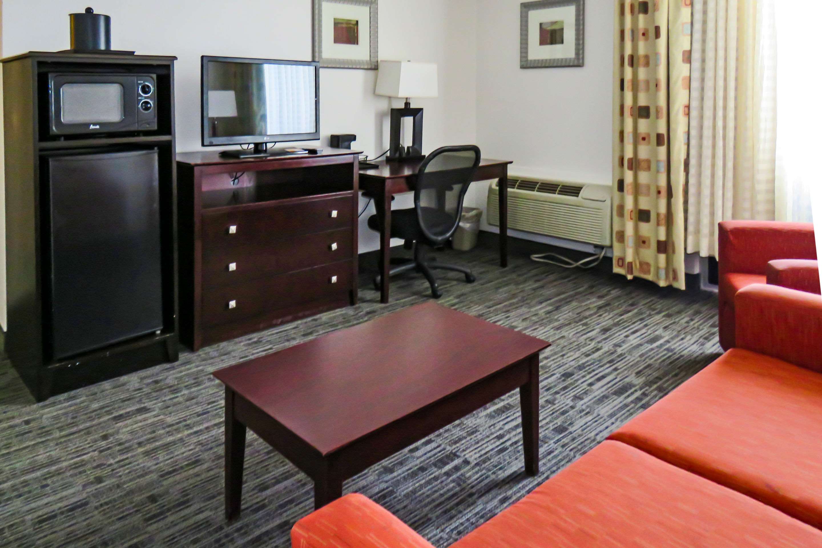 One-bedroom suite