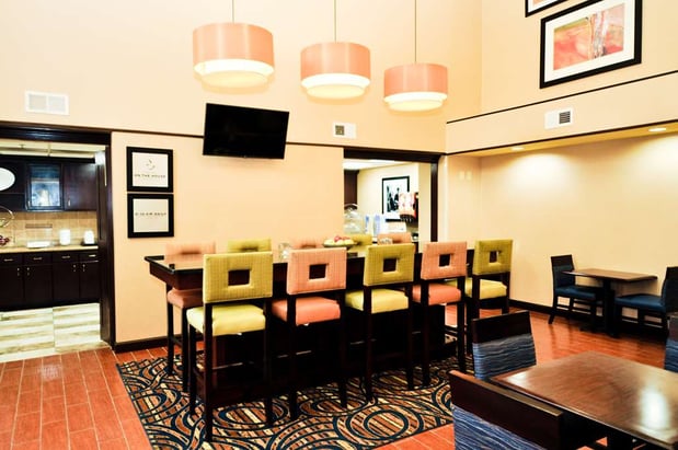 Images Hampton Inn & Suites Louisville East