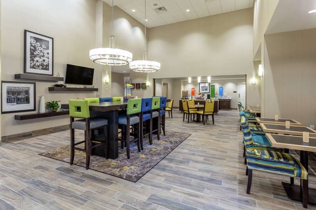 Images Hampton Inn & Suites by Hilton Burlington