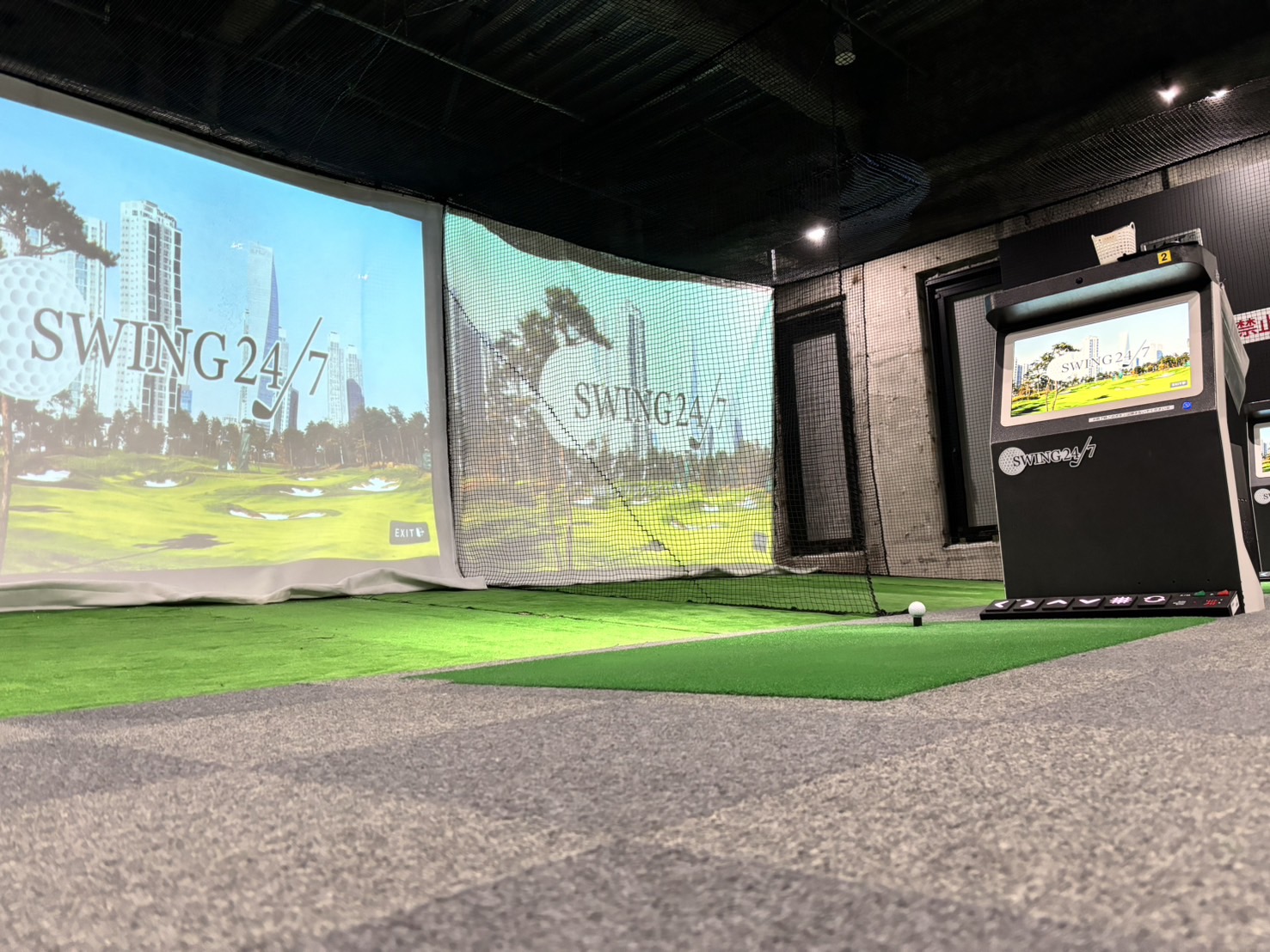 Images インドアゴルフ練習場 SWING24/7 三田店