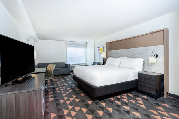 Images Holiday Inn & Suites Across From Universal Orlando by IHG