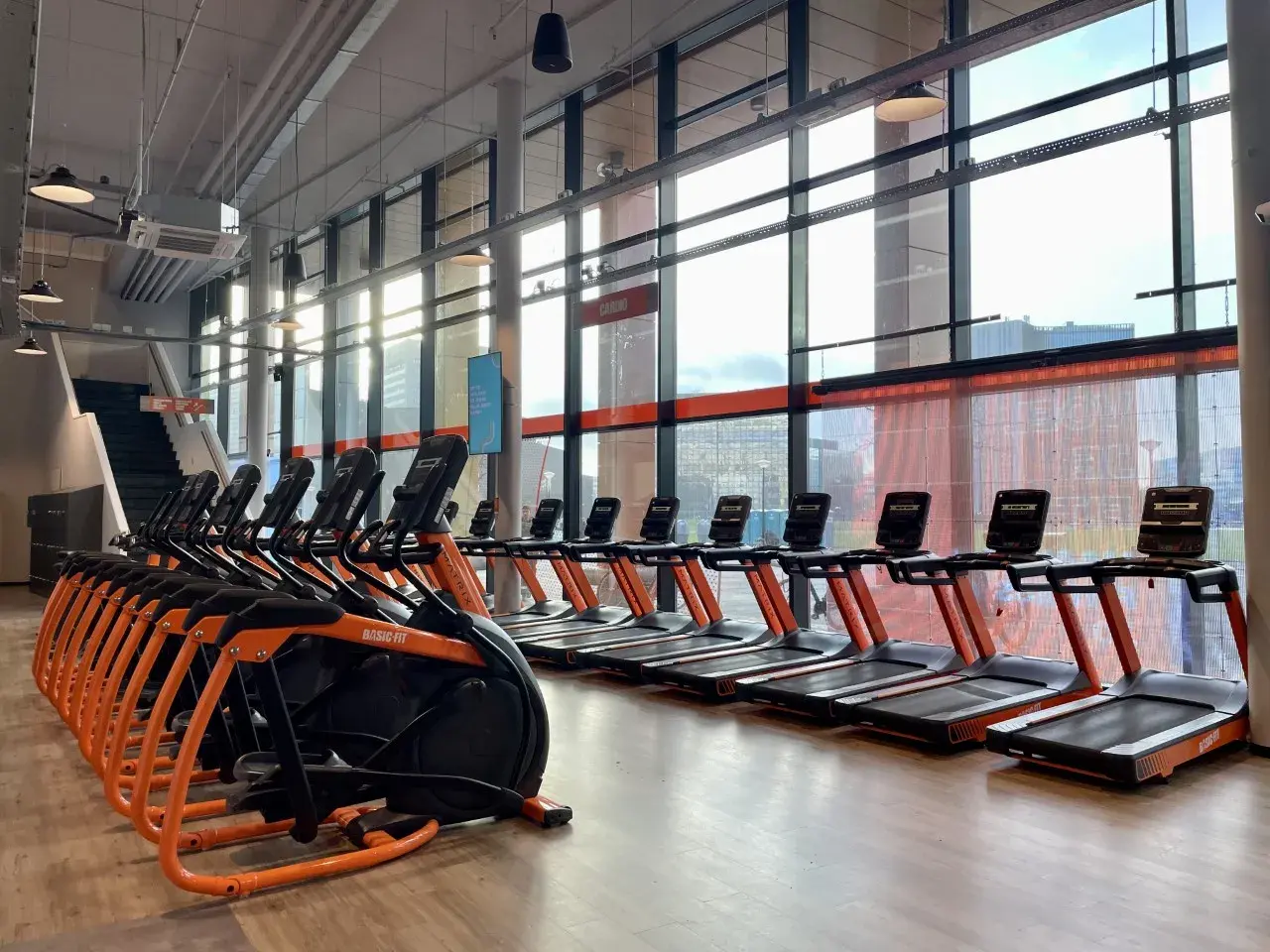 Foto's Basic-Fit 24/7