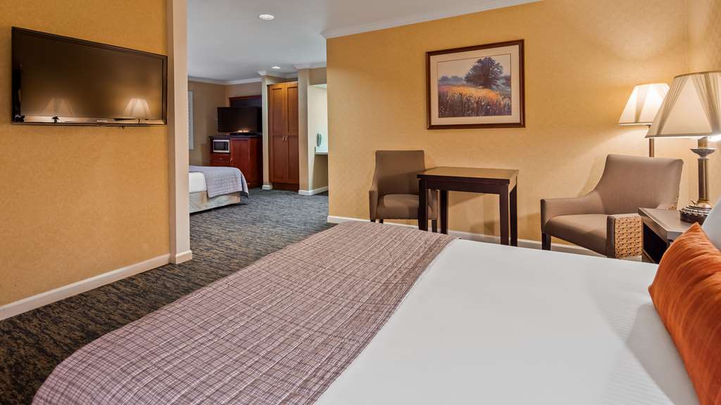Accessible Guest Room Best Western Plus Humboldt Bay Inn Eureka (707)443-2234