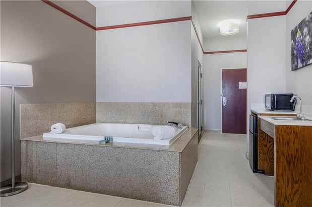 Images Best Western Limestone Inn & Suites