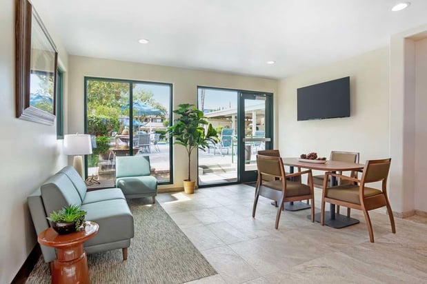 Images Best Western Plus Black Oak