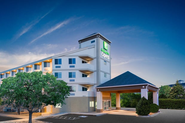 Images Holiday Inn Express & Suites Colorado Springs Airport by IHG