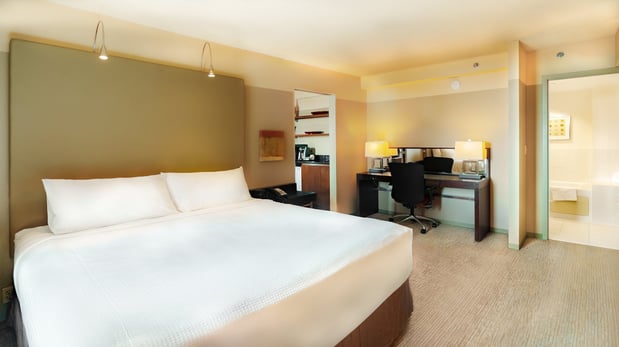 Images Crowne Plaza Chicago West Loop by IHG