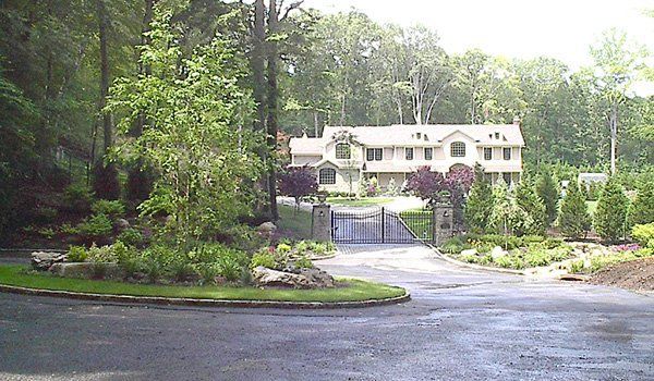 Images Gold Coast Property Maintenance, Inc.