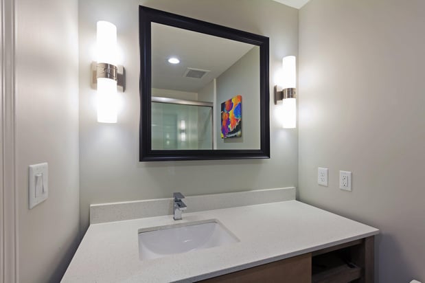 Images Holiday Inn Houston NE - Bush Airport Area by IHG