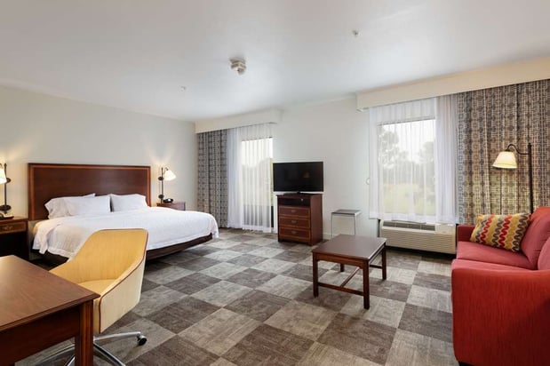 Images Hampton Inn & Suites Baton Rouge - I-10 East