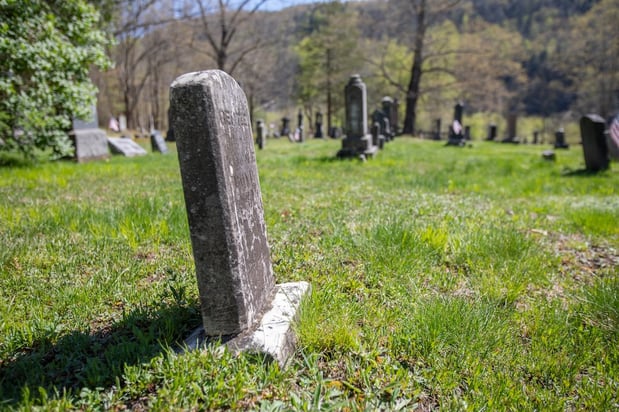 Images McKune Cemetery