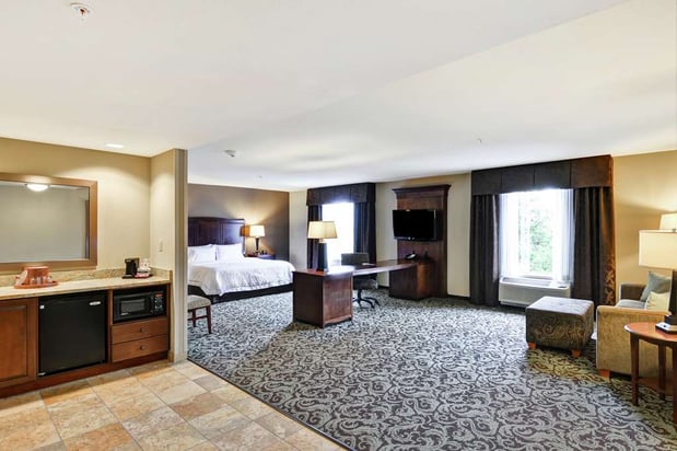 Images Hampton Inn & Suites New Hartford