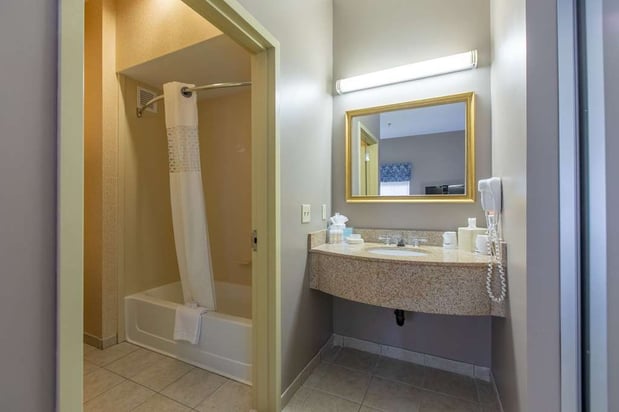 Images Hampton Inn Hadley-Amherst Area