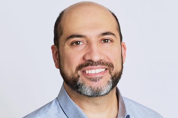Munir Parlayan, Retail Partner in our Oakville Place store