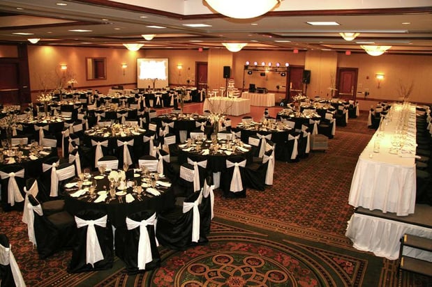 Images Hilton Garden Inn Milwaukee Northwest Conference Center