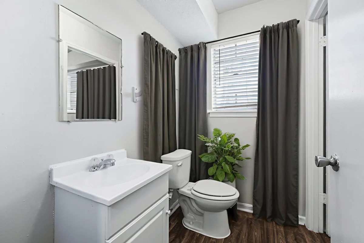 Bathroom at Copper Creek Community at Signature Collection Apartments in Tuscaloosa, AL