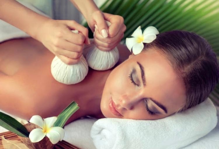 Bilder Ayurveda Praktikerin Michaela Winter