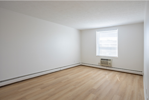 Images 200 West Apartments