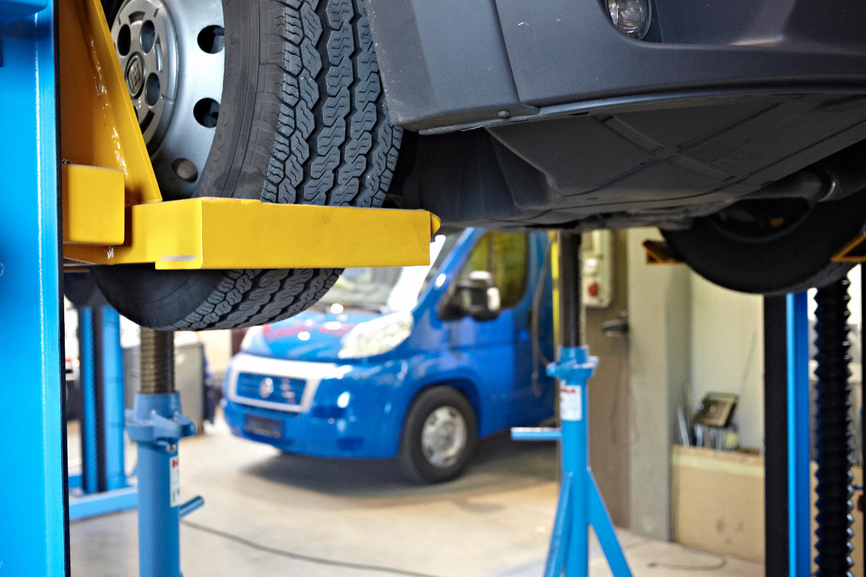 Esselmann Fahrzeugtechnik GmbH & Co. KG, Schmiedestrasse 1 in Lengenbostel