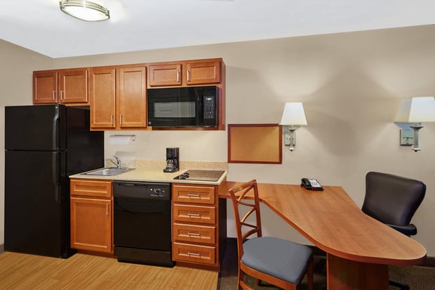 Images Candlewood Suites Milwaukee Airport-Oak Creek by IHG