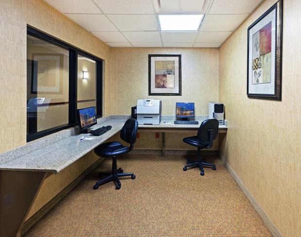 Images Holiday Inn Express & Suites Laredo-Event Center Area by IHG