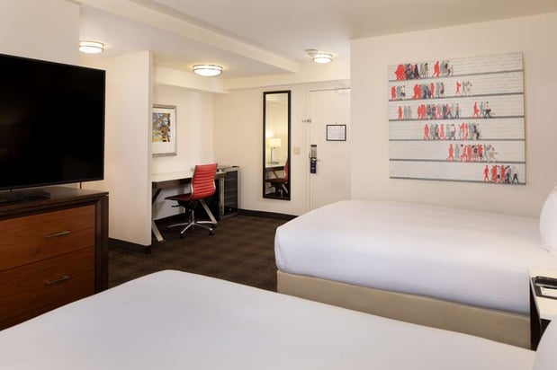 Images DoubleTree by Hilton Hotel & Suites Pittsburgh Downtown