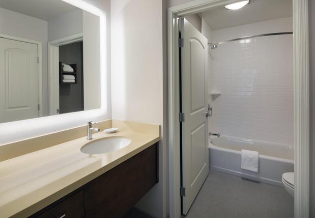 Images Staybridge Suites Phoenix – Biltmore Area by IHG