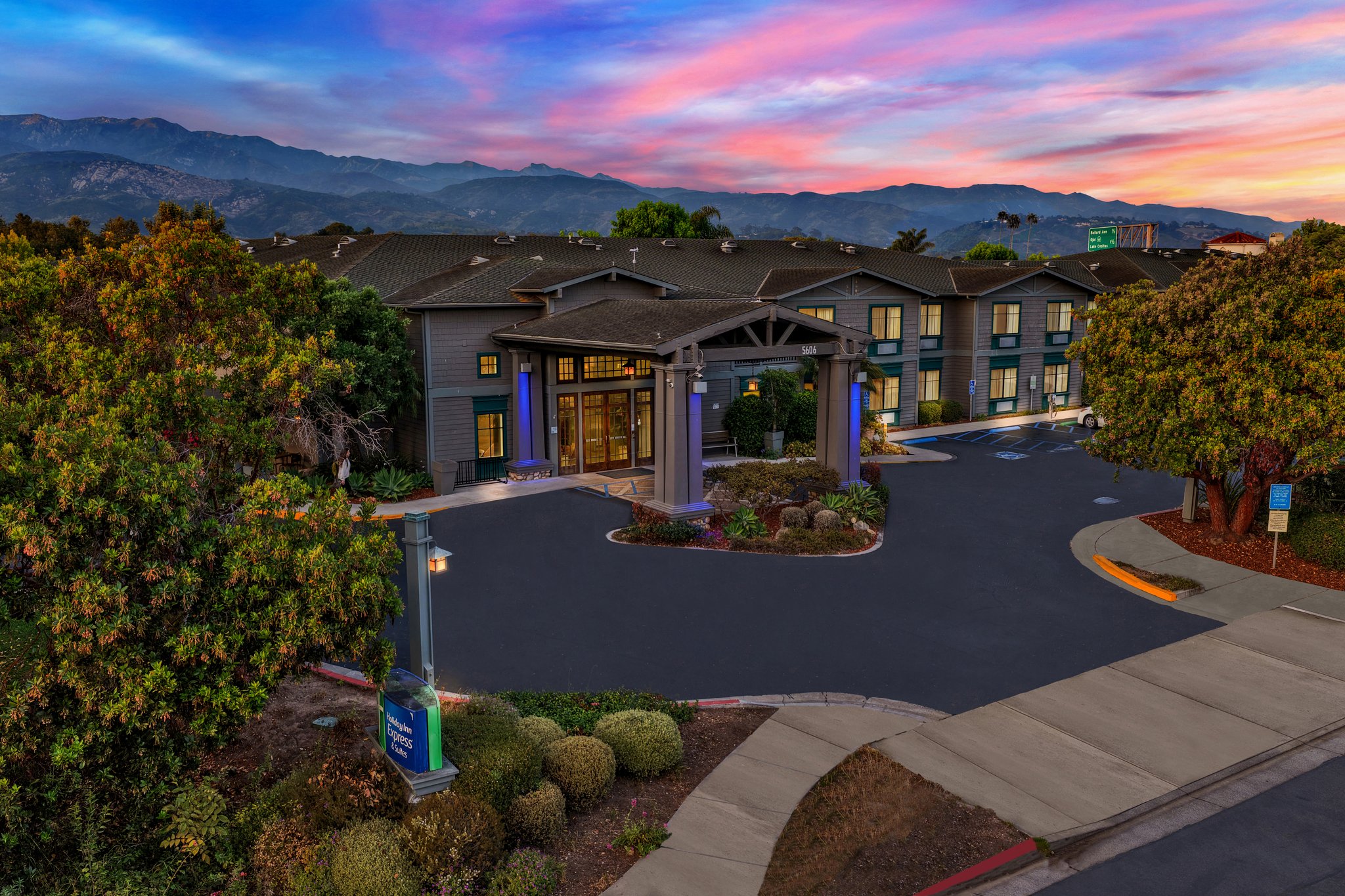 Holiday Inn Express & Suites Carpinteria by IHG Image