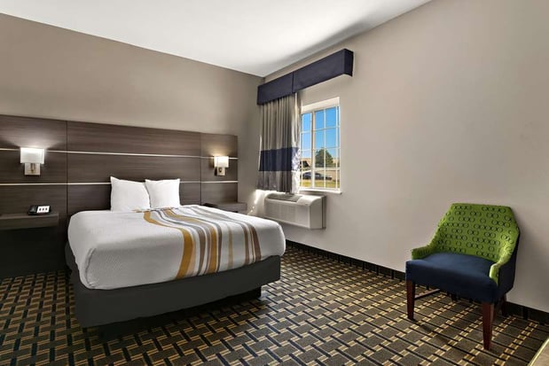 Images SureStay Plus by Best Western Tulsa East