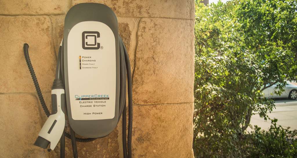 Electric Vehicle Charging Station The Rushmore Hotel & Suites, BW Premier Collection Rapid City (605)348-8300