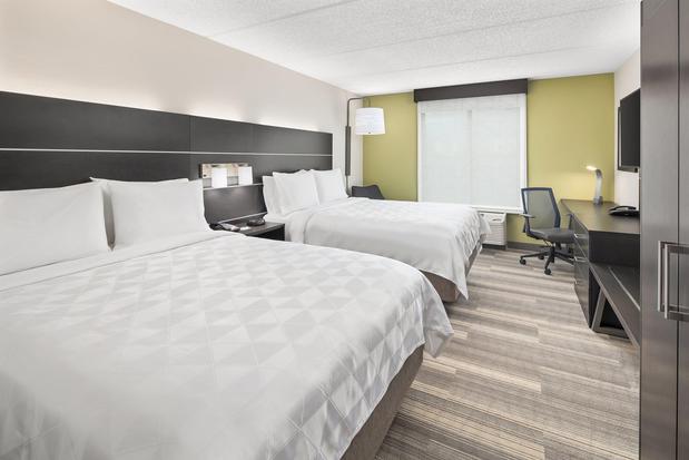 Images Holiday Inn Express & Suites Greenville-I-85 & Woodruff Rd, an IHG Hotel