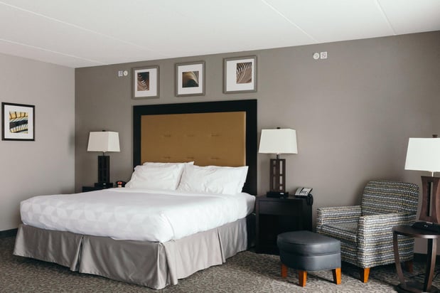 Images Holiday Inn & Suites East Peoria by IHG