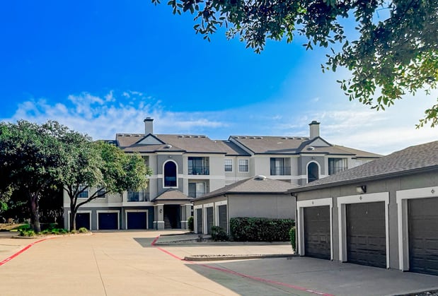 Images Saxony at Chase Oaks Apartments